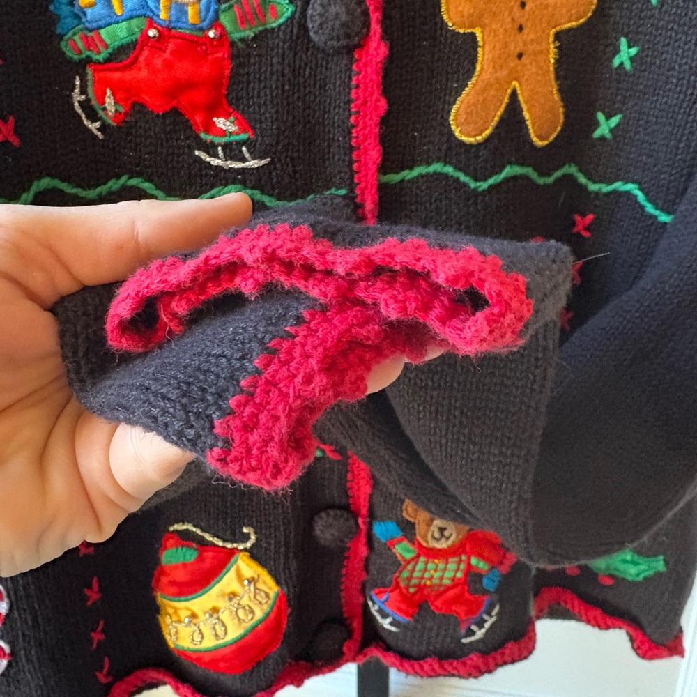 Nutcracker | Vintage Holiday Appliqué and Embroidery Cardigan | Medium - Picture 7 of 9
